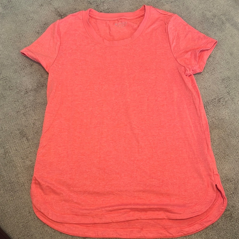 Athleta workout shirt